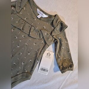 NWT Emily And Oliver Sage Green Long Sleeve Baby Onsie Ruffles Size 0-3 Months